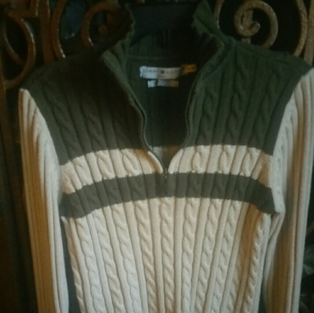 Very nice Tommy sweater